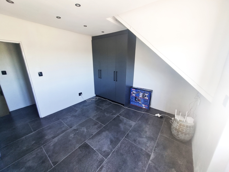 9 Bedroom Property for Sale in Long Acres Country Estate Western Cape